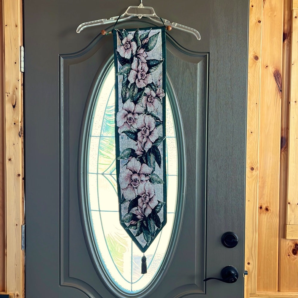 Magnolia tapestry pattern wall/door hanging. See description for exact size.